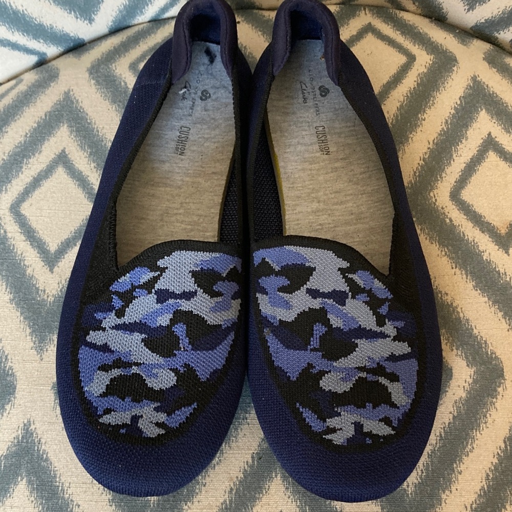Clarks‎ Women's Navy Blue Knit Slip-On Flats - Cushioned Comfort 10